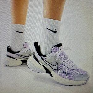 Nike V2 K run sneakers in silver and grape, size 9.5, NIB